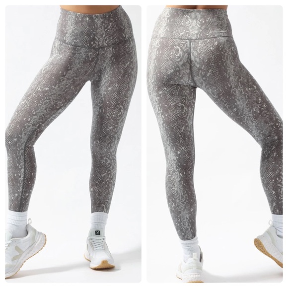 Varley Century Legging 2.0 Pumice Viper Snakeskin Python Grey Size Medium - Picture 6 of 6